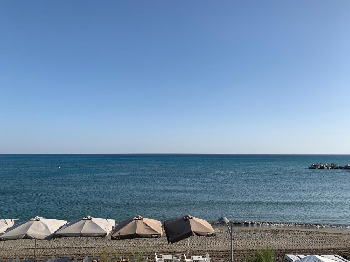 Central Urban Luxury Sea View Apt Since 2009 依拉佩特拉 外观 照片